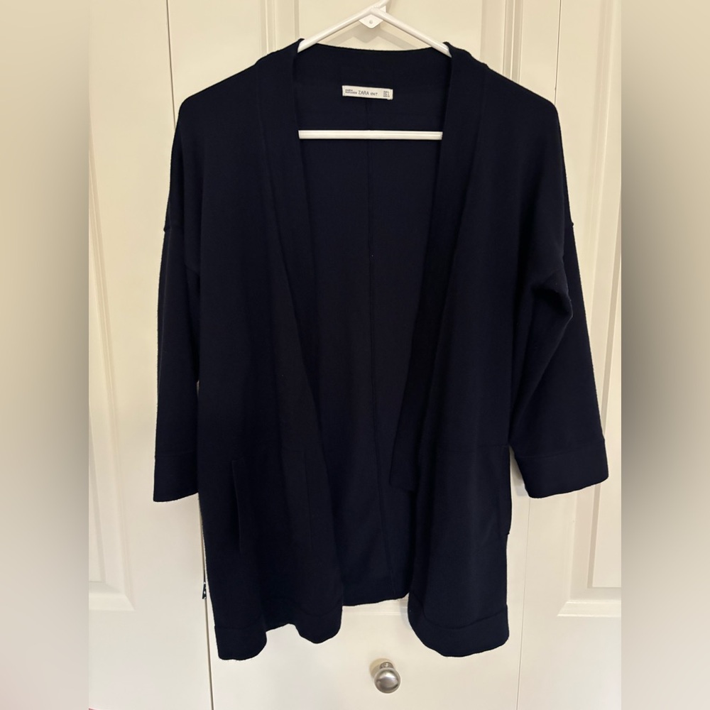 Women’s Zara navy knit open front cardigan sweater size large.